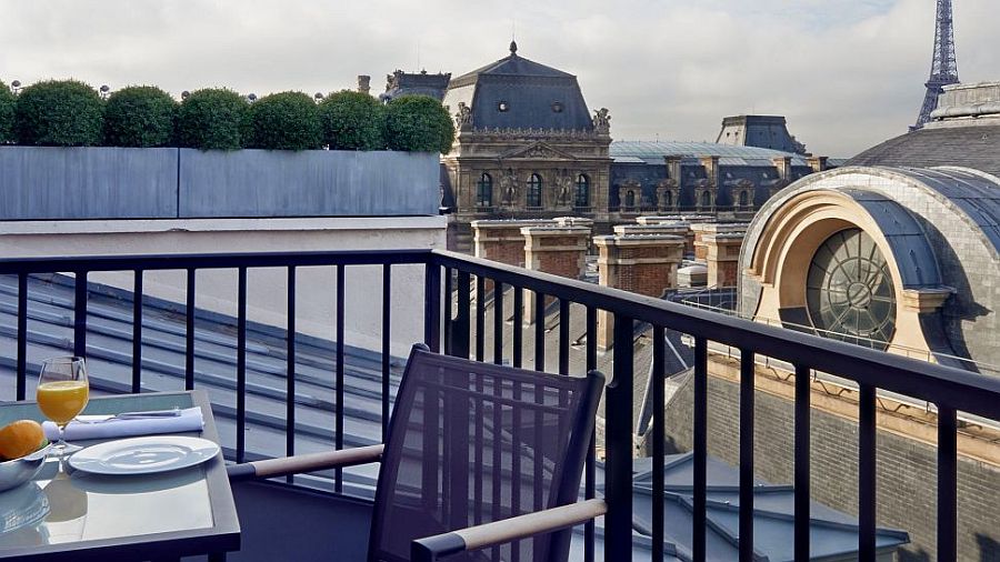 luxury-hotel-in-palais-royal-offers-easy-access-to-the-best-destinations-in-paris