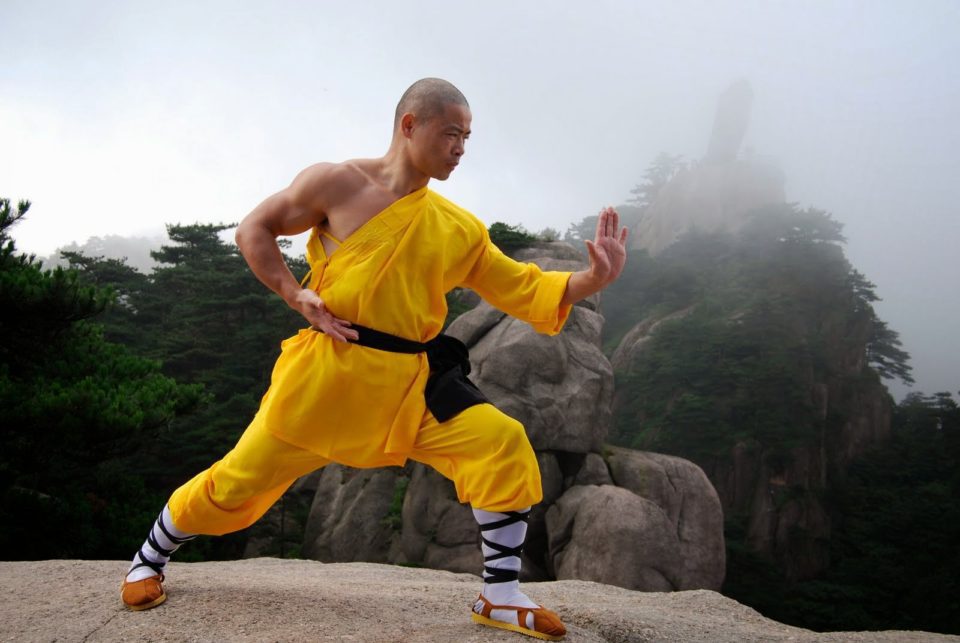 qiqong-or-tai-chi-indoor-exercise-960x643