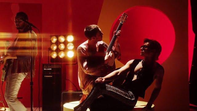 the-last-shadow-puppets-6-leonard-cohen-cover-vid-still