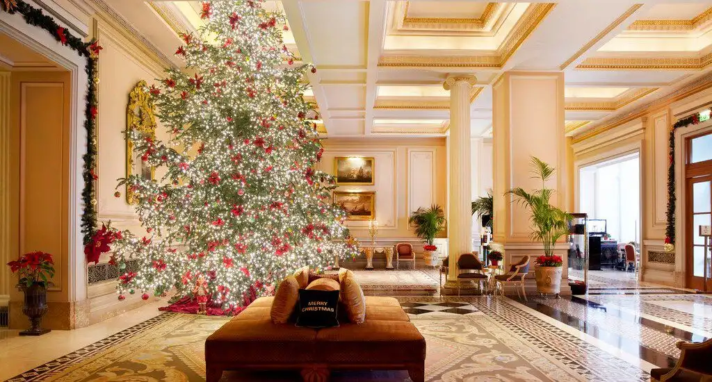 How to live Grande Bretagne Hotel Christmas 2020 from home!