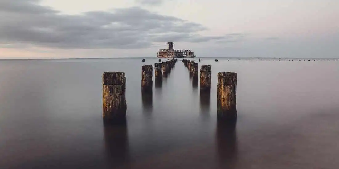 SONG OF THE DAY/Christian Ronig – Deep and Silent Sea