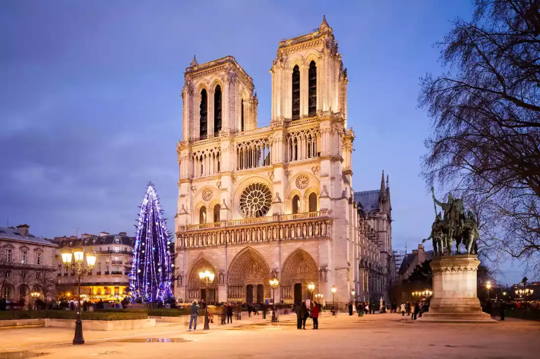 How to Spend the Perfect Christmas in Paris