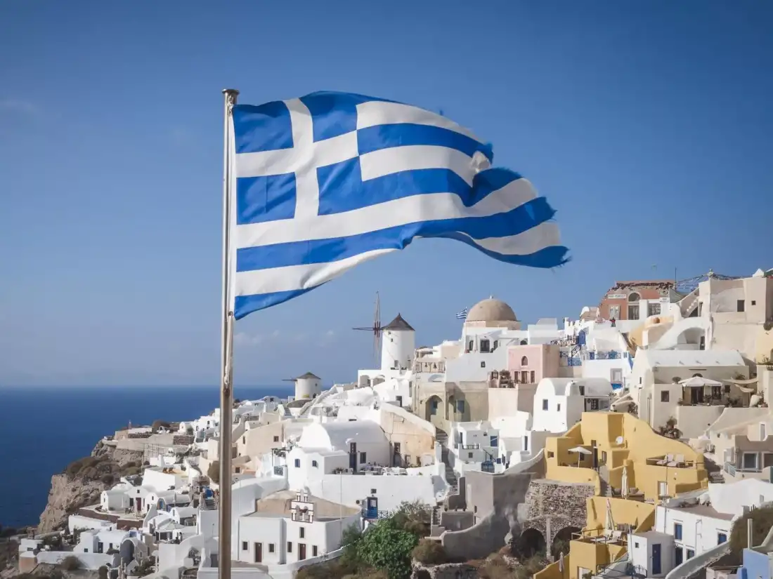 Fira Or Oia? How To Choose.