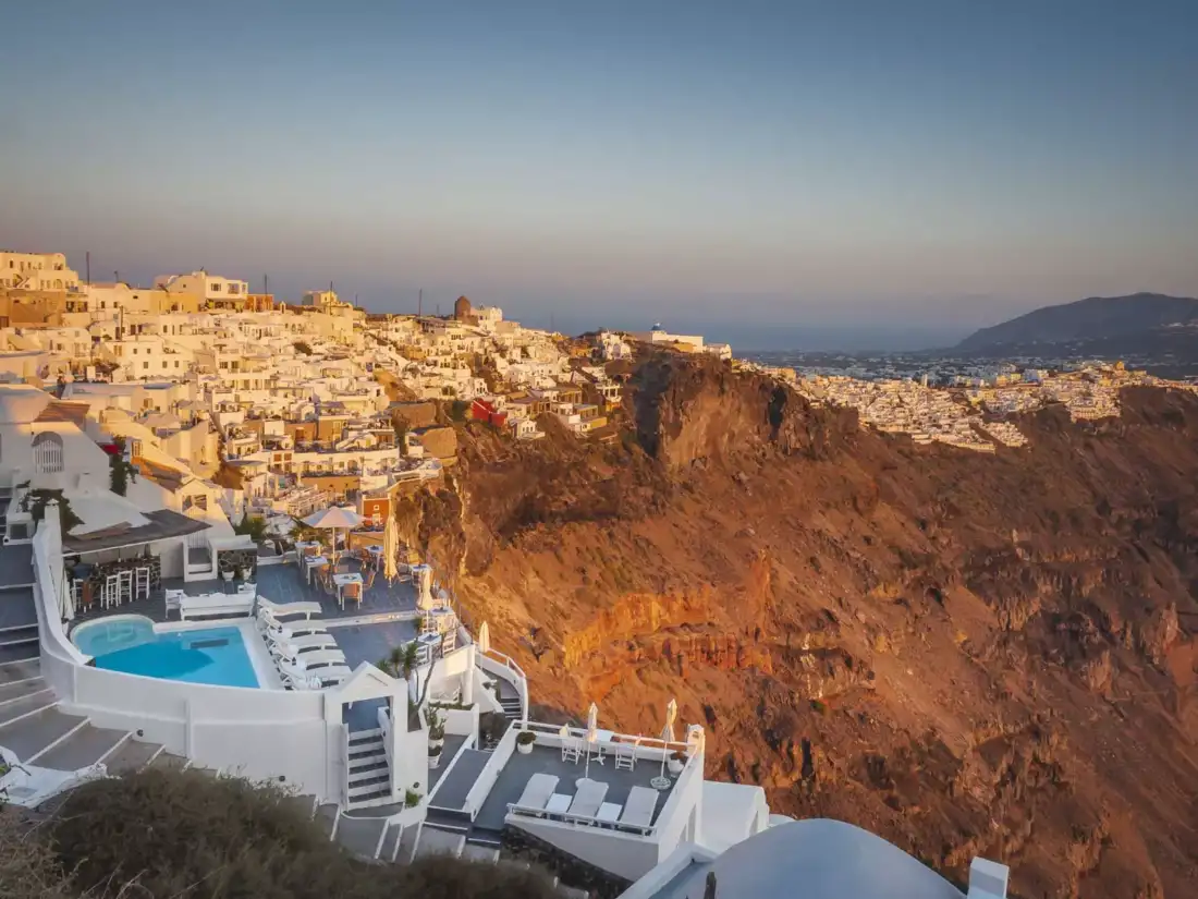 Best Place To Stay In Santorini For A Honeymoon