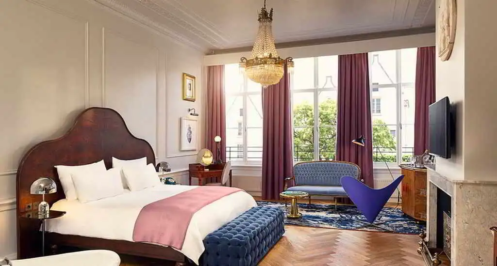 A Floral Escape in the Heart of Amsterdam: Welcome to the Flower Collector’s Suite