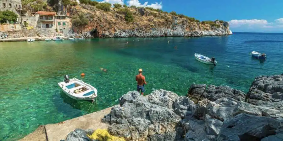 Alypa: The enchanting port of Mani